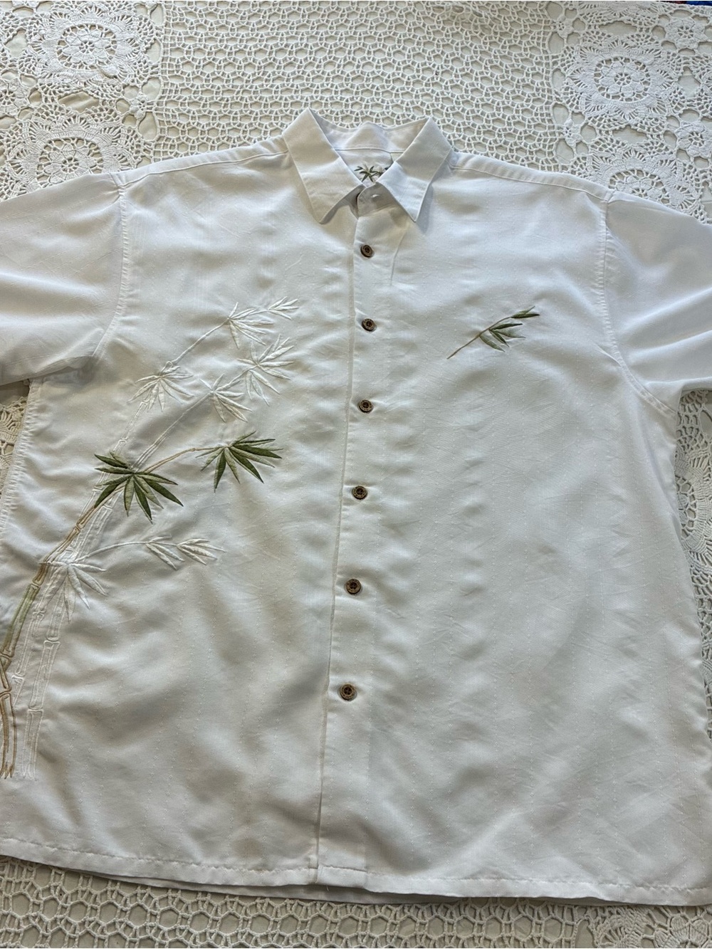 Bamboo Cay Men's L White Green Embroidered Floral Short Sleeve Tropical Shirt